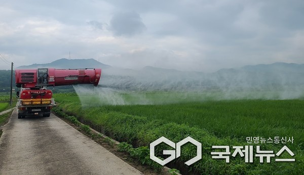 농작물 병해충 긴급방제 모습(사진=충주시)