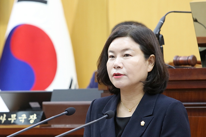 이경화 충남 서산시의원이 서산시의회에서 발언을 하고 있다(사진/서산시의회 제공)