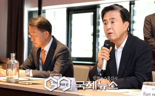 유럽2개사 투자협약식 모습/충남도청 제공