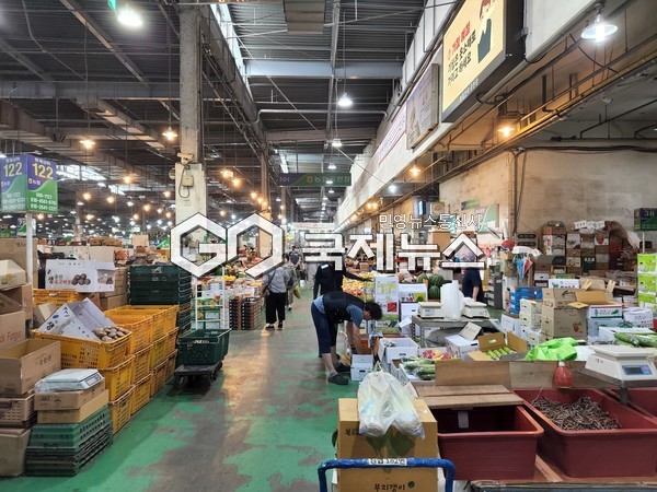 부산시가 4일부터 6일간 전통시장 농축산물 할인행사를 개최한다/제공=국제뉴스