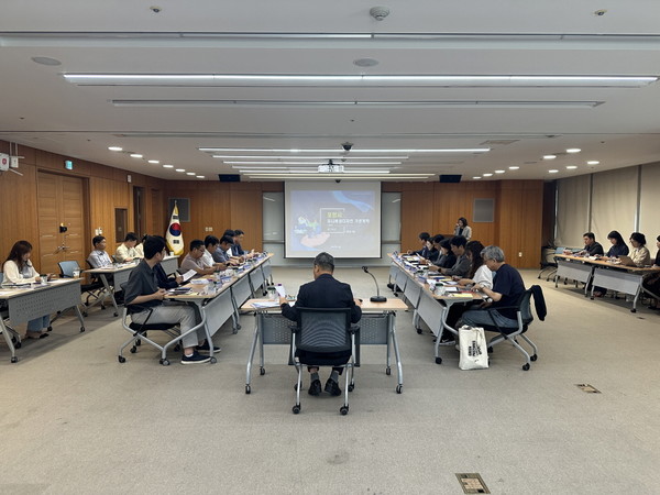  포항시는 지난 8일 시청에서 ‘유니버설디자인 기본계획’ 중간보고회를 개최했다. (사진 = 포항시)