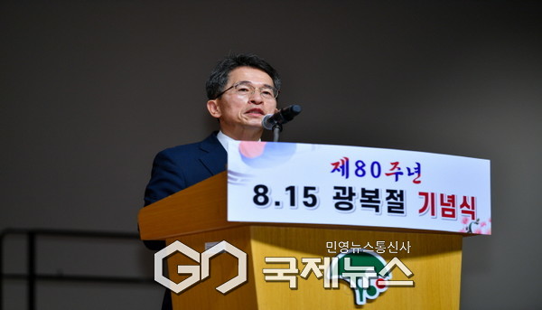 유정근 영주시장 권한대행이 8.15 광복절 기념사를 하고 있다