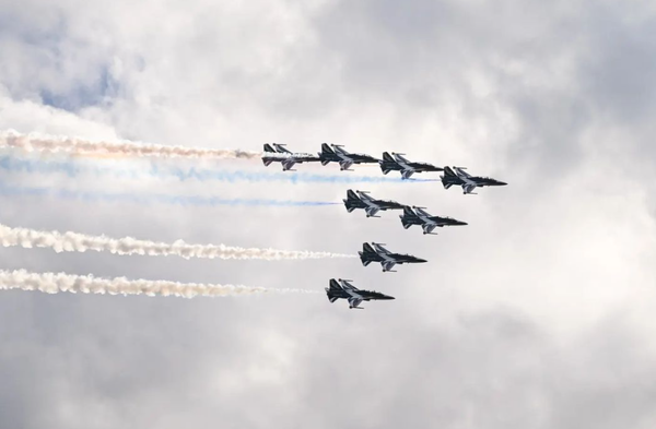 블랙이글스 에어쇼 / 대한민국 공군 특수비행팀 블랙이글스 인스타그램