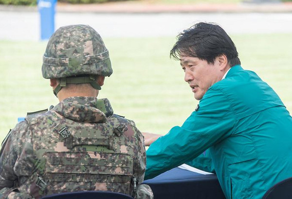 19일, 한국서부발전(주) 서인천발전본부에서 실시한 '2025 을지연습 실제훈련'에서 강범석 서구청장이 훈련 상황을 점검하고 있다. 사진=서구청