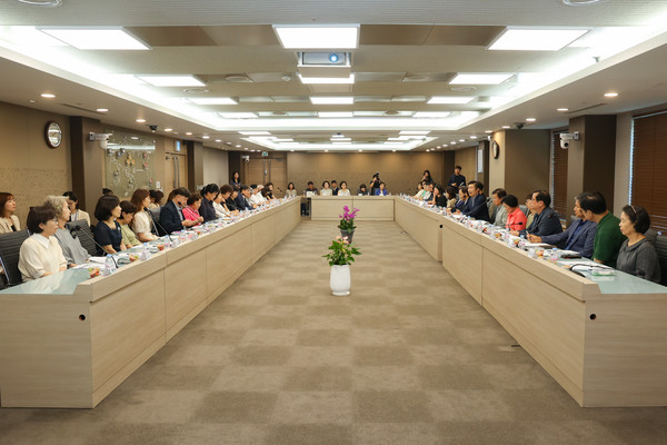 지난해 개최된 ‘2025년 우리동네 사업보고회’ 행사 사진 (서초구 제공)