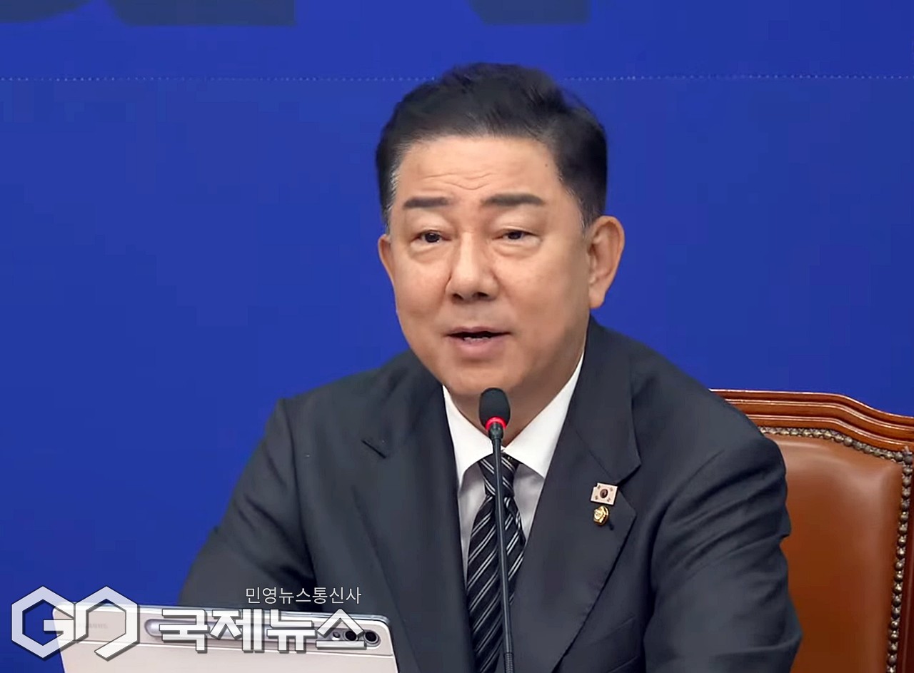 ▲김병기 더불어민주당 원내대표는 1일 오전 국회에서 열린 최고위원회의에 참석해 내년도 예산안과 관련해 모두발언을 하고 있다./사진=이용우 기자