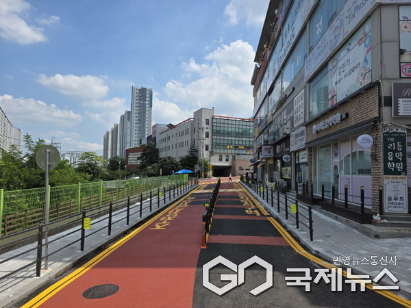 용인시 수지구 효자초 노후 보도 재포장 (사진=용인시)