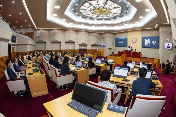 부천시의회는 3일, 제286회 임시회를 열고 15일간의 의사일정에 돌입했다. 사진=부천시의회