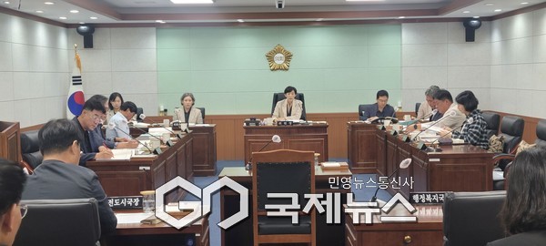 ▲ 동해시의회 ,4일 제355회 임시회 제4차 예산결산특별위원회(김향정 위원장)를 열고, 안전도시국·상하수도사업소·경제산업국 소관 부서의 ‘2025년도 제2회 추가경정예산안’을 심의한 뒤 원안대로 의결 사진=동해시의회