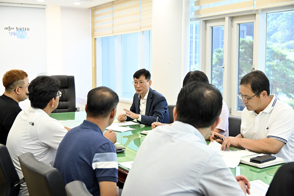 (사진=장수군)최훈식 장수군수 한우농가 간담회