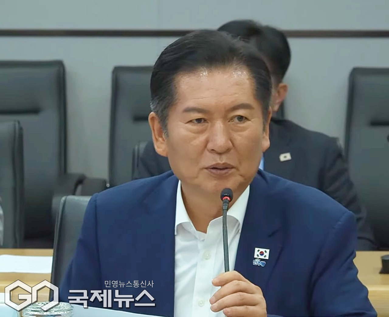 ▲정청래 더불어민주당 대표는 10일 경기도 삼성전자 평택캠퍼스에서 반도체산업 발전을 위한 현장 간담회 에 참석해 인사말을 하고 있다./델리민주