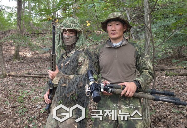 Legend 부문 우승을 차지한 1군단 특공연대 김성범 중사(왼쪽)와 박대운 상사(오른쪽).(사진제공.육군)