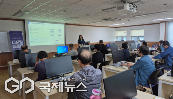 제주시는 시민정보화교육장에서 연중 운영되고 있는 디지털배움터(제주시 광양9길 17·제주시청 제3별관 4층) 교육에 올해 8월 말 기준 2천여 명이 수강하며 높은 호응을 얻고 있다.[사진=제주시]