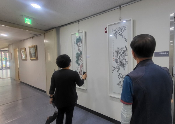 강화군보건소에 마련된 '작은 갤러리' (사진=강화군)