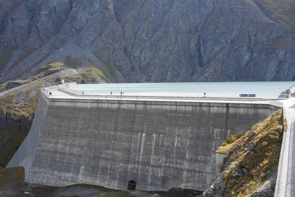사진제공 = 춘천시청                       스위스 댐 전경