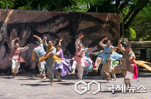 수무바다 흰고무래 공연 사진/진주시