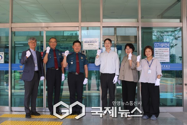 양주경찰서, ‘생명사랑 협력 우수기관’ 선정 기념 현판식.(사진제공.양주경찰서)