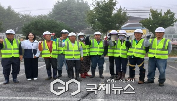 평은면 평은1리 주민, 추석맞이 도로변 정화활동 전개 단체기념사진