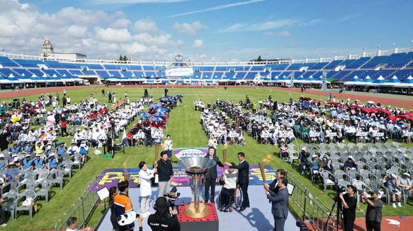  사진은 '제15회 포항시민체육대회' 개막식 행사 장면.  (사진= 포항시)