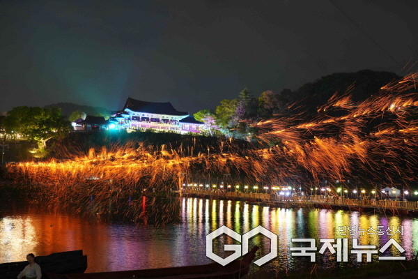 (사진제공/밀양시) 2024년 국가유산 야행 어화줄불놀이.