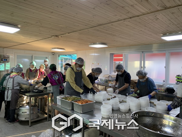 예산군자원봉사센터 봉사 모습/에산군청 제공