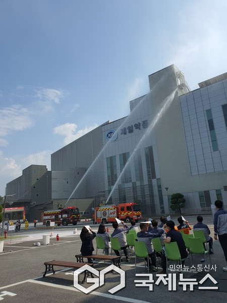9월 30일 제일약품(주)에서 열린 유해화학물질 누출사고 대응 합동 소방훈련 모습(사진=용인시)