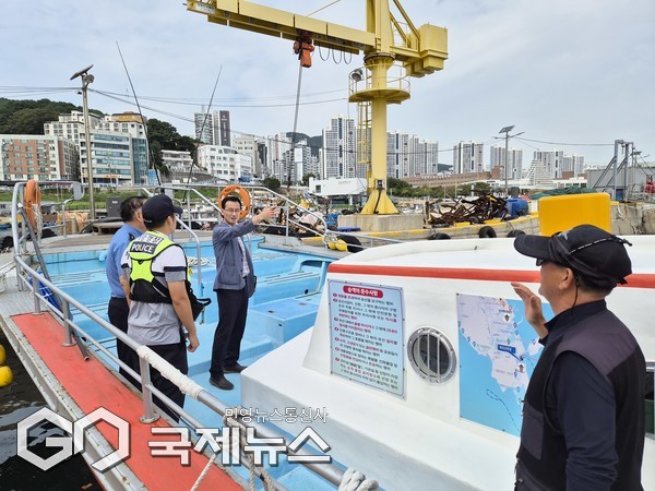 선박 안전점검 모습/제공=부산해경