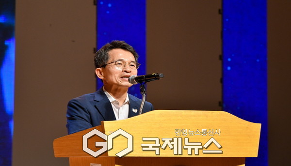 유정근 시장 권한대행이 인사말을 하고 있다