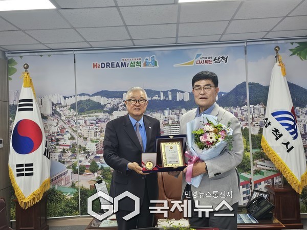 ▲ ‘2025 대한민국 뉴리더대상’에서 지방자치 행정부문 대상을 수상한 박상수 삼척시장 사진=고정화기자