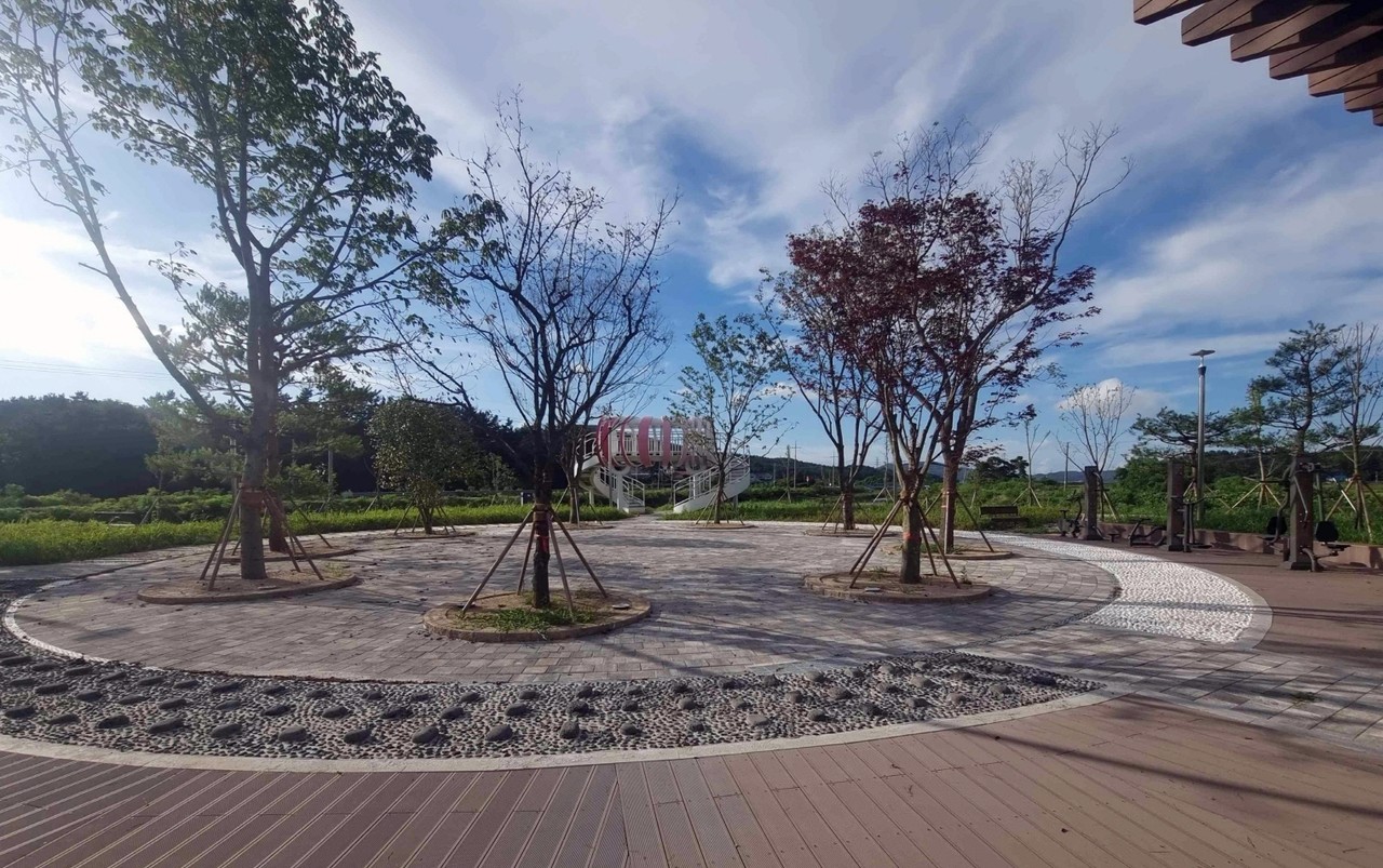 준공을 마친 주민화합공원 전경 (태안군)