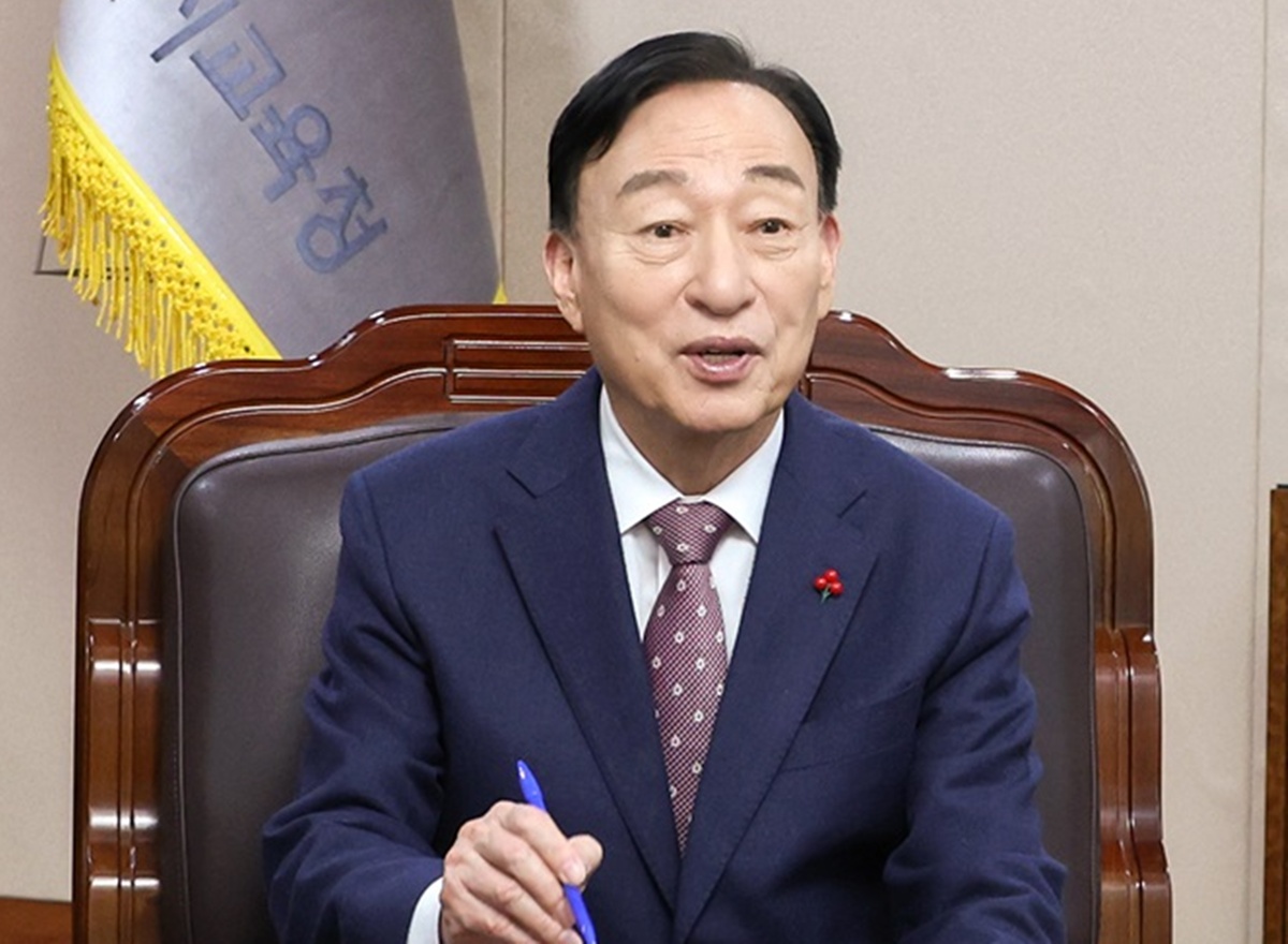 ​3선으로 대전 교육을 이끌고 있는 설동호 대전시교육감이 임기 후반기에 들어서며 지난 10년간의 교육 성과를 점검하고, 차기 교육감 후보들에게 당부의 메시지를 전했다. / 대전=이규성 기자