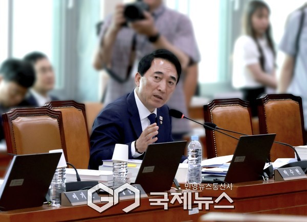 ▲질의하는 박수현 의원 <박수현의원실 제공>