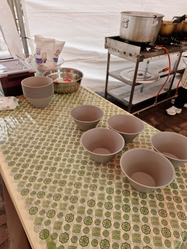 사진은 다회용기 사용을 시범 운영한 포항 호미반도 유채꽃 축제 현장 모습. (사진 = 포항시)