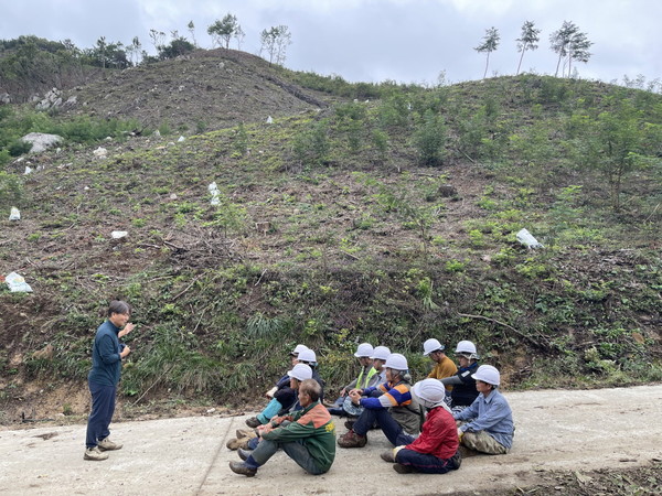 거창군, 복권기금 활용한 ‘밀원수 조림사업’ 시행 자료사진
