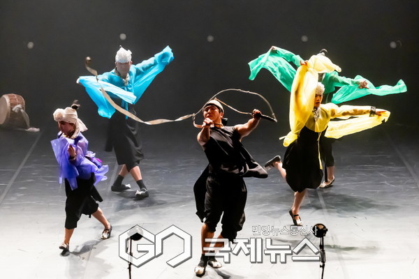 팸스 초이스 리퀴드 사운드 오프온 연희해체프로젝트 쇼케이스 사진 [사진제공=서울아트마켓]