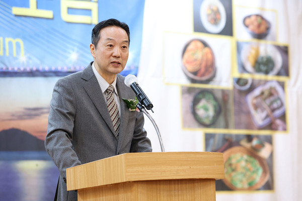 재외동포청 변철환 차장은 22일 세계한식총연합회가 주최하는 ‘글로벌 한식 포럼’에 참석해 환영사를 하고 있다. 사진=재외동포청