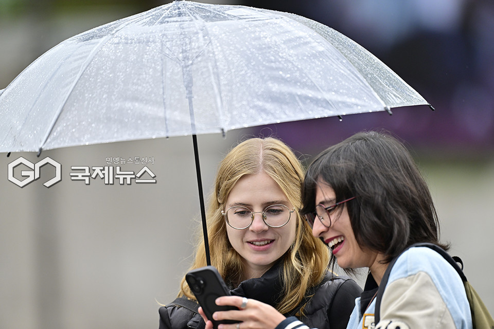 10월의 마지막 휴일, 가을비로 촉촉한 도심 (사진=안희영 기자)