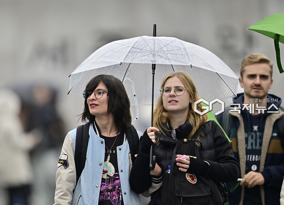 10월의 마지막 휴일, 가을비로 촉촉한 도심 (사진=안희영 기자)