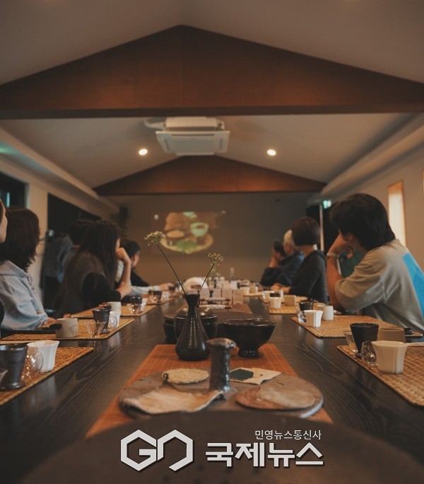 회수다옥의 맡김차림을 즐기는 사람들 [사진제공=회수다옥]