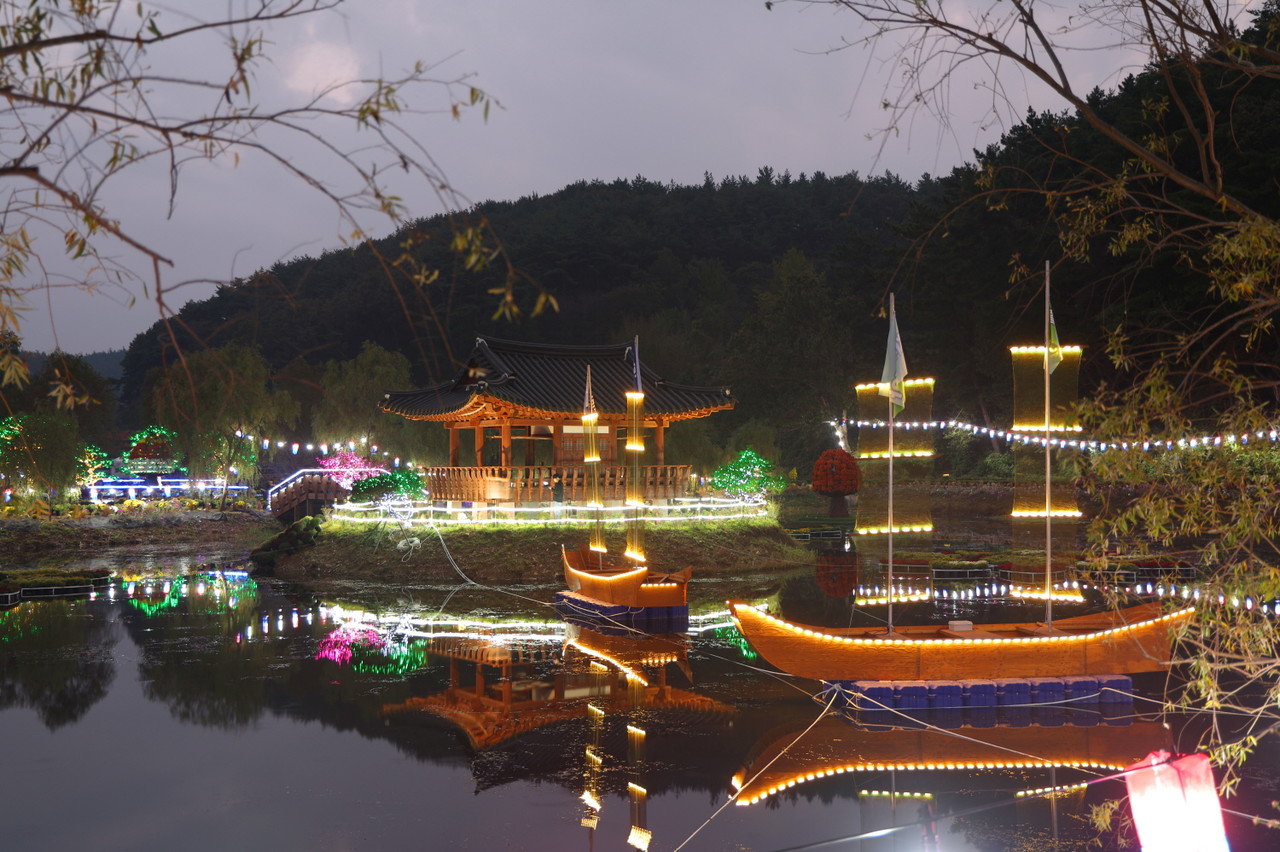 10월 31일 부터 11월 9일까지 열리는 태안국화축제 (태안군)