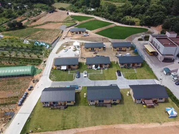 서천군이 지방소멸 대응과 농촌학교 살리기를 위해 마산면에 추진한 농촌보금자리 조성사업이 뜨거운 관심속에 전세대 입주를 완료했다. (사진/서천군청 제공)