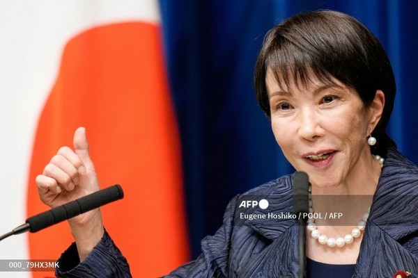 일본의 신임 총리 다카이치 사나에가 21일 일본 도쿄 총리관저에서 기자회견을 하고 있다. 사진제공/AFP통신