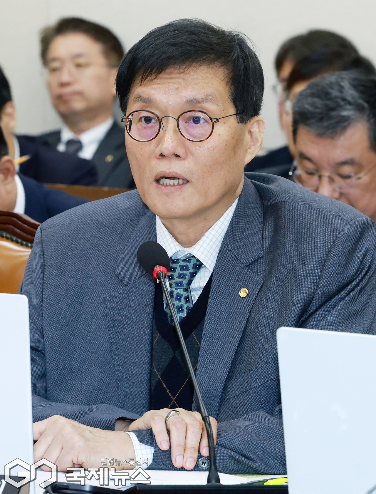 이창용 한국은행 총재, 국감답변 < 포토뉴스 < 포토 < 기사본문 - 국제뉴스