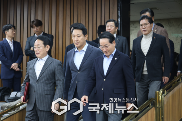 오세훈 2일(일) 오전 10시, 국회 본관에서 열린 「서울·인천·경기·강원 – 국민의힘 지역민생 예산정책협의회」에 참석했다. [사진제공=서울시청]