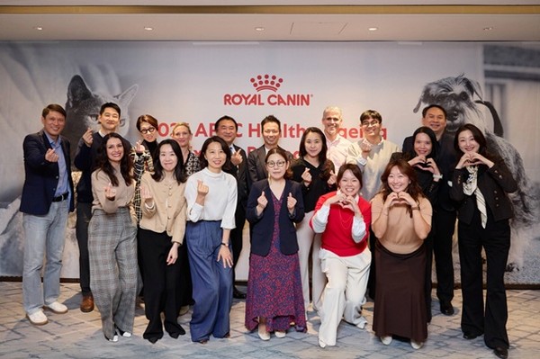 ‘반려동물의 건강한 노화’를 위하여 한자리에 로얄캐닌과 아시아태평양의 수의사들