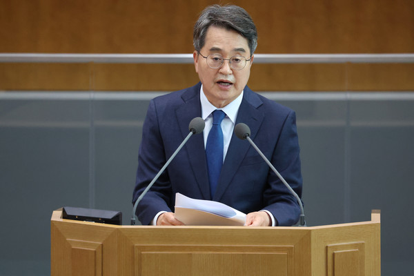 김동연 경기도지사가 5일 경기도의회 본회의장에서 내년도 예산안을 설명하고 있다. 사진제공=경기도청