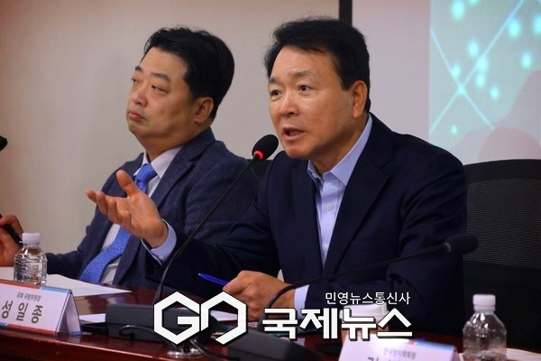 ▲성일종 국회 국방위원장은 6일 ‘군 복지개선 소위원회’를 공식 출범시키고 첫 회의에서 “군 복지개선은 더 이상 미룰 수 없는 국가안보 과제”라며 “지금이 골든타임”이라고 강조 / 사진=성일종의원실