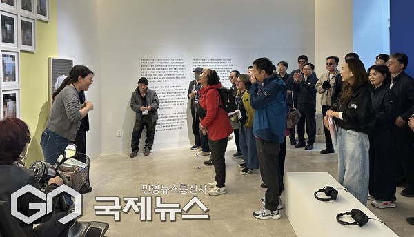 즐거운 가을나들이 '2025년 가을맞이 장애인과 함께 산책로를 걸어요!' 행사 모습/제공=부산시설공단