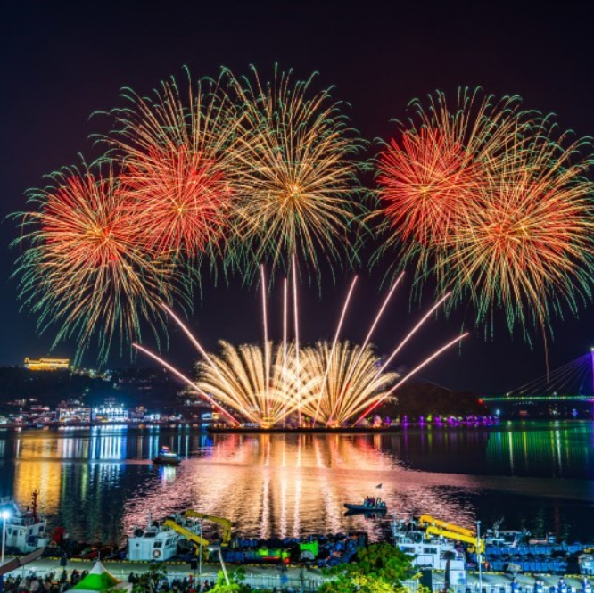 2025 여수밤바다 불꽃축제 불꽃놀이 명당 주차 초대가수 (사진=여수시 제공)