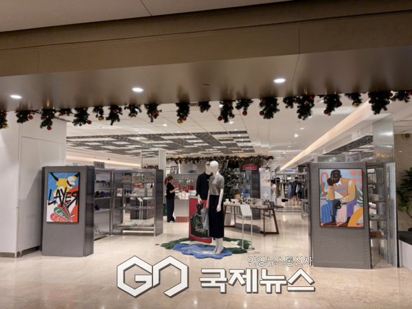 싱가포르 오차드로드 메트로(Metro) 백화점 패션존 팝업사진 [사진제공=서울경제진흥원]